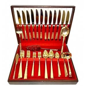 Japanese Lancelot by Present Gold Electroplated Flatware 65 Pieces in Wood Case